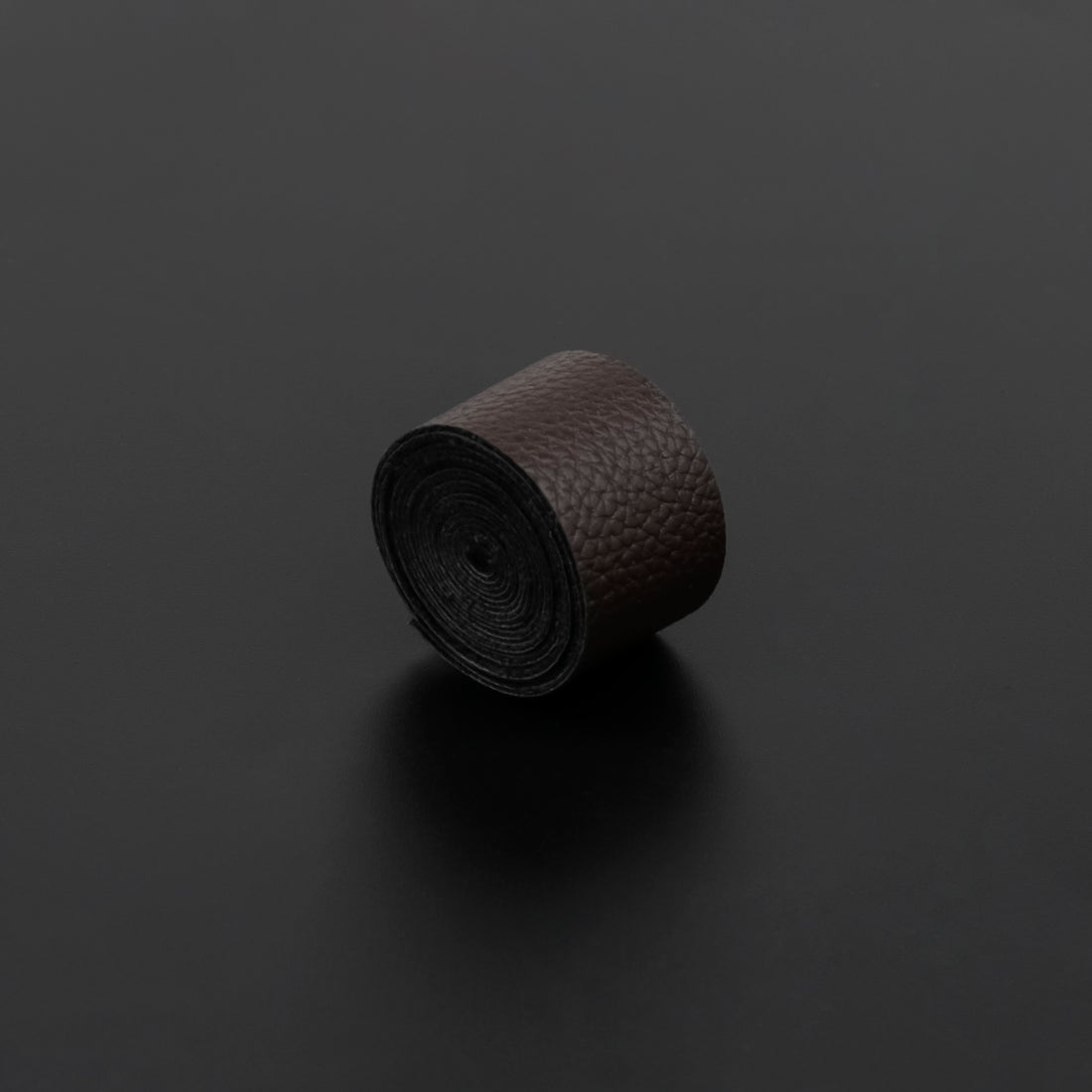 Dark brown grip belt