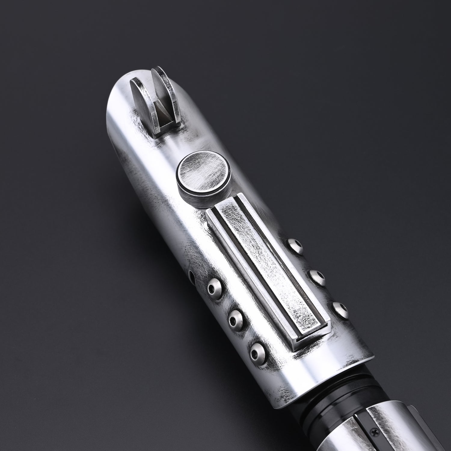 SK1 Weathered Lightsaber Details